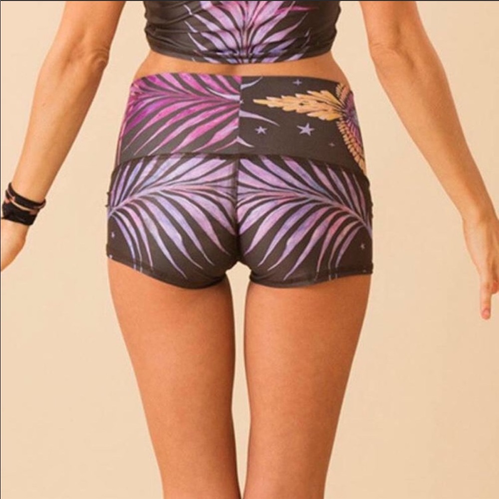 TEEKI Phoenix rising yoga sun shorts small 2-4